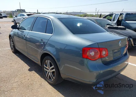 2006 Volkswagen Jetta 2.5 from USA, damaged, VIN 3VWRF71K26M695308